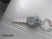 ✅ 2013 Chevrolet Silverado 2500HD Work Truck • VIN: 1GC0CVCG7DF156942 • Lot: 42725390. Wystawiony na IAAI z przebiegiem 177 154 mil. Bezpłatny archiwum sprzedaży aukcyjnych z USA i szczegółowy raport historii pojazdu na DreamBid. Zdjęcie 11.