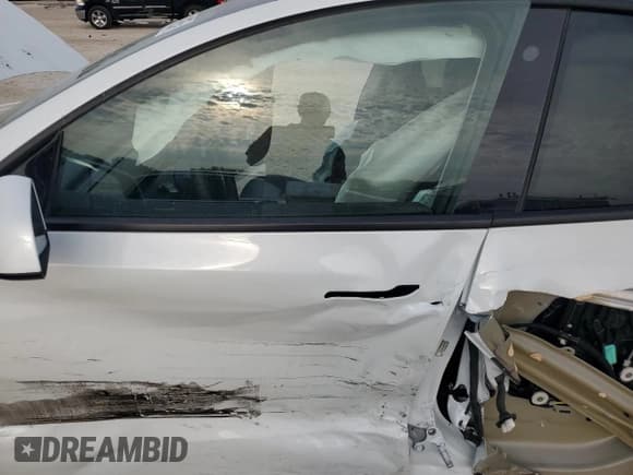 ✅ 2022 Tesla Model Y Performance • VIN: 7SAYGDEFXNF452780 • Lot: 81119255. Listed on Copart with 27,418 mi. Free auction sales archive from the USA and detailed vehicle history report at DreamBid. Image 7.