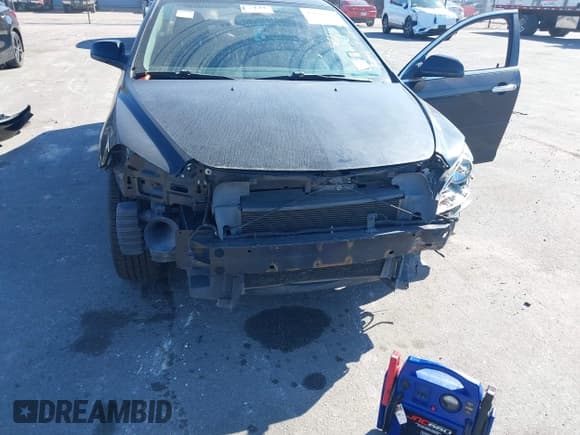 ✅ 2012 Chevrolet Malibu 1LT • VIN: 1G1ZC5E01CF174318 • Lot: 43628779. Listed on IAAI with 194,156 mi. Free auction sales archive from the USA and detailed vehicle history report at DreamBid. Image 6.