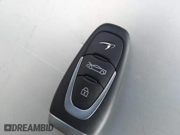 ✅ 2025 McLaren Artura • VIN: SBM16BEA6SW003220 • Лот: 41958982. Опубликован ранее на IAAI с пробегом 1 378 миль. Бесплатный доступ к архиву аукционных продаж из США и подробный отчёт об истории автомобиля на DreamBid. Изображение 11.