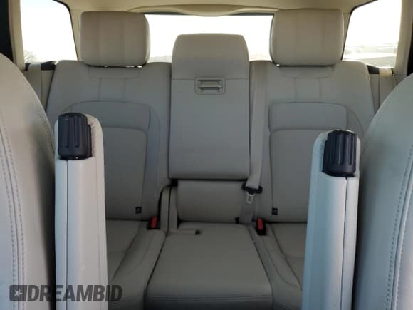 ✅ 2019 Land Rover Range Rover • VIN: SALGS2RE4KA541142 • Lot: 47006935. Wystawiony na Copart z przebiegiem 80 142 mil. Bezpłatny archiwum sprzedaży aukcyjnych z USA i szczegółowy raport historii pojazdu na DreamBid. Zdjęcie 10.