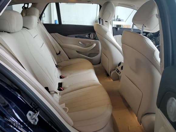 ✅ 2020 Mercedes-Benz E • VIN: W1KZH6JB2LA850932 • Лот: 49333165. Опубликован ранее на Copart с пробегом 35 538 миль. Бесплатный доступ к архиву аукционных продаж из США и подробный отчёт об истории автомобиля на DreamBid. Изображение 10.