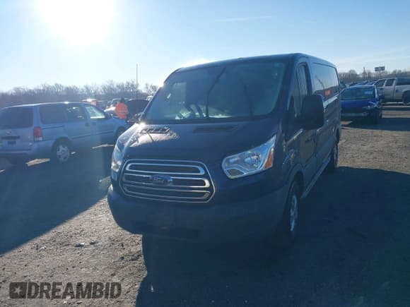 ✅ 2015 Ford Transit Cargo • VIN: 1FTNE1YG6FKA31961 • Lot: 43626171. Wystawiony na IAAI z przebiegiem 140 445 mil. Bezpłatny archiwum sprzedaży aukcyjnych z USA i szczegółowy raport historii pojazdu na DreamBid. Zdjęcie 12.