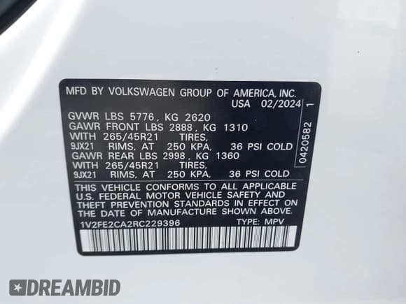 ✅ 2024 Volkswagen Atlas SEL Premium R-Line • VIN: 1V2FE2CA2RC229396 • Lot: 42022827. Wystawiony na IAAI z przebiegiem 8 691 mil. Bezpłatny archiwum sprzedaży aukcyjnych z USA i szczegółowy raport historii pojazdu na DreamBid. Zdjęcie 9.
