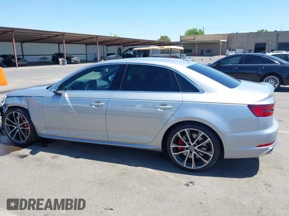 ✅ 2018 Audi S4 Prestige • VIN: WAUC4AF44JA100841 • Lot: 42551465. Listed on IAAI with 52,271 mi. Free auction sales archive from the USA and detailed vehicle history report at DreamBid. Image 14.