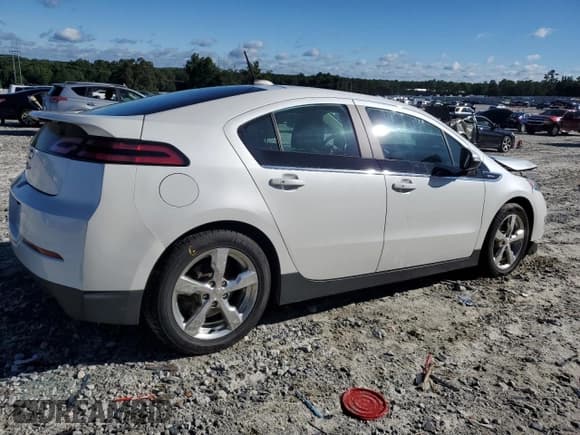 ✅ 2015 Chevrolet Volt • VIN: 1G1RB6E48FU118095 • Lot: 62357754. Wystawiony na Copart z przebiegiem 79 094 mil. Bezpłatny archiwum sprzedaży aukcyjnych z USA i szczegółowy raport historii pojazdu na DreamBid. Zdjęcie 3.
