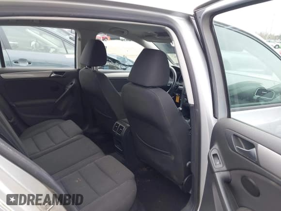 ✅ 2014 Volkswagen Golf TDI w/Sunroof & Nav • VIN: WVWNM7AJ8EW000018 • Lot: 43754767. Listed on IAAI with 141,257 mi. Free auction sales archive from the USA and detailed vehicle history report at DreamBid. Image 8.
