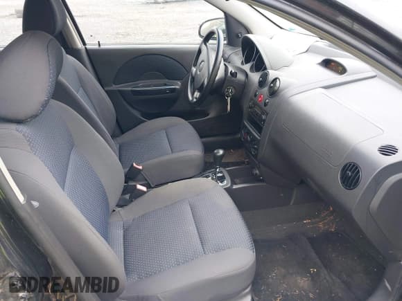 ✅ 2006 Chevrolet Aveo LS • VIN: KL1TD66616B591010 • Lot: 42190348. Wystawiony na IAAI z przebiegiem 26 240 mil. Bezpłatny archiwum sprzedaży aukcyjnych z USA i szczegółowy raport historii pojazdu na DreamBid. Zdjęcie 5.