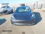 ✅ 2018 Tesla Model 3 Long Range Battery • VIN: 5YJ3E1EB3JF116178 • Lot: 43657366. Wystawiony na IAAI z przebiegiem 107 110 mil. Bezpłatny archiwum sprzedaży aukcyjnych z USA i szczegółowy raport historii pojazdu na DreamBid. Zdjęcie 12.