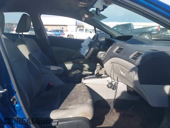 ✅ 2014 Honda Civic LX • VIN: 19XFB2F52EE077566 • Lot: 41217450. Listed on IAAI with Not provided. Free auction sales archive from the USA and detailed vehicle history report at DreamBid. Image 5.