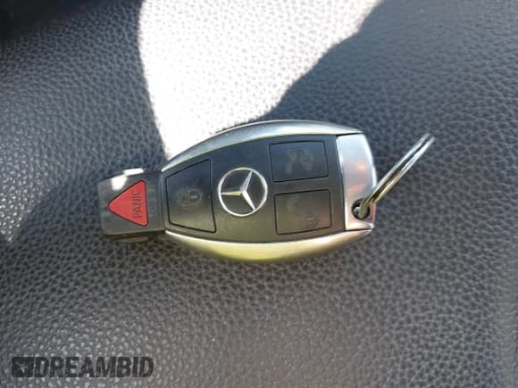 ✅ 2010 Mercedes-Benz M 350 • VIN: 4JGBB8GBXAA538012 • Lot: 43113963. Listed on IAAI with 113,638 mi. Free auction sales archive from the USA and detailed vehicle history report at DreamBid. Image 11.