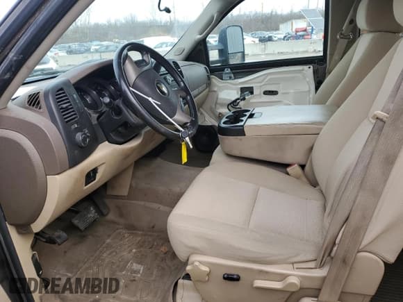 ✅ 2012 Chevrolet Silverado 2500HD LT • VIN: 1GC2KXCG9CZ243133 • Lot: 89163325. Wystawiony na Copart z przebiegiem 217 644 mil. Bezpłatny archiwum sprzedaży aukcyjnych z USA i szczegółowy raport historii pojazdu na DreamBid. Zdjęcie 7.