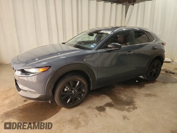 ✅ 2025 Mazda CX-30 S Carbon Edition • VIN: 3MVDMBCM2SM776497 • Lot: 84943505. Wystawiony na Copart z przebiegiem 23 913 mil. Bezpłatny archiwum sprzedaży aukcyjnych z USA i szczegółowy raport historii pojazdu na DreamBid. Zdjęcie 1.