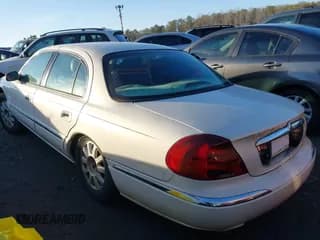 ✅ 2001 Lincoln Continental • VIN: 1LNHM97V71Y670611 • Lot: 41385621. Wystawiony na IAAI z przebiegiem 141 714 mil. Bezpłatny archiwum sprzedaży aukcyjnych z USA i szczegółowy raport historii pojazdu na DreamBid. Zdjęcie 3.