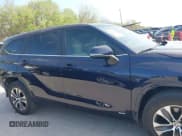✅ 2024 Toyota Highlander Hybrid XLE • VIN: 5TDKBRCH9RS607632 • Lot: 41857269. Wystawiony na IAAI z przebiegiem 20 106 mil. Bezpłatny archiwum sprzedaży aukcyjnych z USA i szczegółowy raport historii pojazdu na DreamBid. Zdjęcie 13.