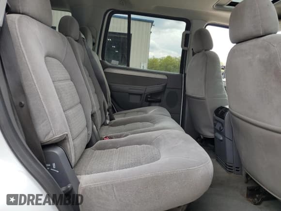 ✅ 2004 Ford Explorer XLT • VIN: 1FMZU63K44UB95915 • Лот: 55612515. Опубликован ранее на Copart с пробегом 177 893 миль. Бесплатный доступ к архиву аукционных продаж из США и подробный отчёт об истории автомобиля на DreamBid. Изображение 11.