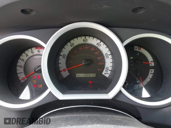 ✅ 2015 Toyota Tacoma PreRunner • VIN: 5TFKU4HNXFX006568 • Lot: 42695934. Wystawiony na IAAI z przebiegiem 130 975 mil. Bezpłatny archiwum sprzedaży aukcyjnych z USA i szczegółowy raport historii pojazdu na DreamBid. Zdjęcie 7.