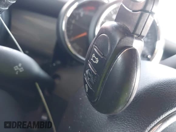 ✅ 2018 MINI Hardtop Cooper • VIN: WMWXP5C52J3D02002 • Lot: 42626931. Listed on IAAI with 86,263 mi. Free auction sales archive from the USA and detailed vehicle history report at DreamBid. Image 11.