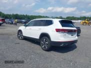 ✅ 2024 Volkswagen Atlas SEL • VIN: 1V2BR2CA5RC529288 • Lot: 42599334. Listed on IAAI with 32,843 mi. Free auction sales archive from the USA and detailed vehicle history report at DreamBid. Image 3.