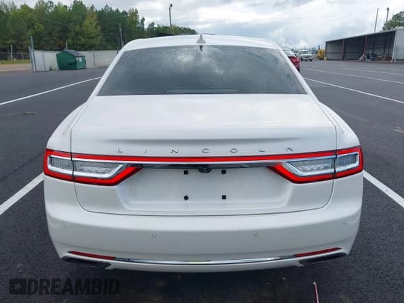 ✅ 2019 Lincoln Continental Standard • VIN: 1LN6L9PK3K5606133 • Lot: 43289108. Listed on IAAI with 87,857 mi. Free auction sales archive from the USA and detailed vehicle history report at DreamBid. Image 17.