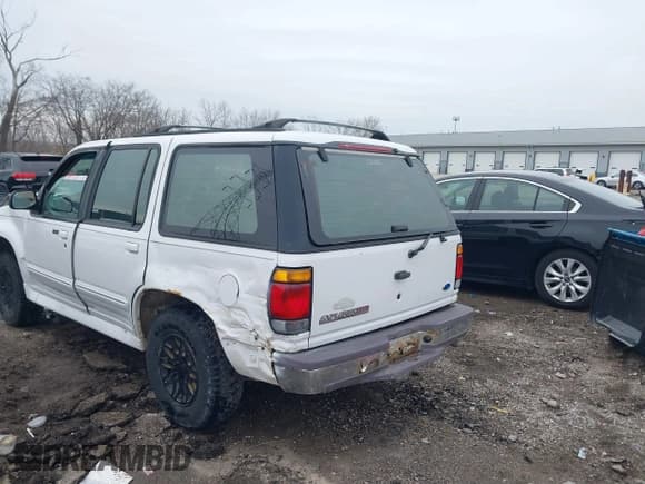 ✅ 1997 Ford Explorer XL • VIN: 1FMDU34E3VUB50631 • Лот: 41549892. Опубликован ранее на IAAI с пробегом 273 839 миль. Бесплатный доступ к архиву аукционных продаж из США и подробный отчёт об истории автомобиля на DreamBid. Изображение 3.