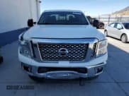 ✅ 2017 Nissan Titan Platinum Reserve • VIN: 1N6BA1F46HN573714 • Lot: 81118715. Wystawiony na Copart z przebiegiem 85 921 mil. Bezpłatny archiwum sprzedaży aukcyjnych z USA i szczegółowy raport historii pojazdu na DreamBid. Zdjęcie 5.