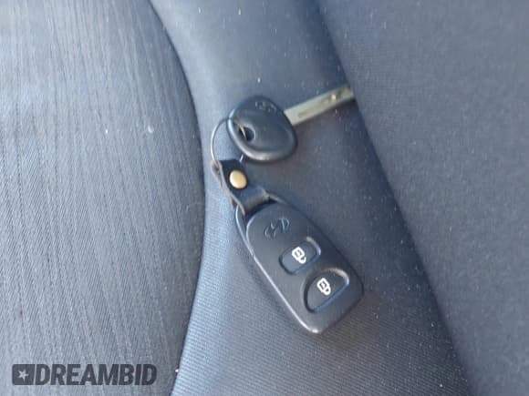 ✅ 2016 Hyundai Accent SE • VIN: KMHCT5AE1GU261034 • Lot: 43567470. Wystawiony na IAAI z przebiegiem 138 458 mil. Bezpłatny archiwum sprzedaży aukcyjnych z USA i szczegółowy raport historii pojazdu na DreamBid. Zdjęcie 11.