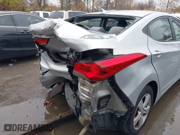 ✅ 2013 Hyundai Elantra Limited • VIN: 5NPDH4AE7DH431777 • Lot: 43765752. Listed on IAAI with 100,477 mi. Free auction sales archive from the USA and detailed vehicle history report at DreamBid. Image 19.