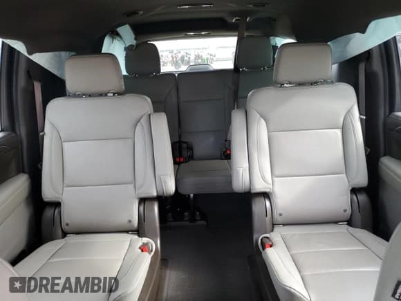 ✅ 2021 Chevrolet Suburban LT • VIN: 1GNSCCKD9MR164213 • Lot: 71739124. Wystawiony na Copart z przebiegiem 79 020 mil. Bezpłatny archiwum sprzedaży aukcyjnych z USA i szczegółowy raport historii pojazdu na DreamBid. Zdjęcie 10.