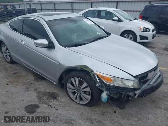 ✅ 2011 Honda Accord EX-L • VIN: 1HGCS1B89BA008712 • Lot: 42782445. Wystawiony na IAAI z przebiegiem 106 231 mil. Bezpłatny archiwum sprzedaży aukcyjnych z USA i szczegółowy raport historii pojazdu na DreamBid. Zdjęcie 1.