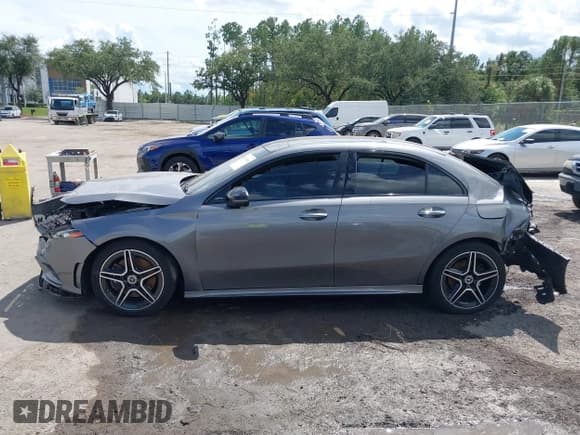 ✅ 2019 Mercedes-Benz A 220 • VIN: WDD3G4EB3KW002177 • Lot: 43245966. Wystawiony na IAAI z przebiegiem 108 342 mil. Bezpłatny archiwum sprzedaży aukcyjnych z USA i szczegółowy raport historii pojazdu na DreamBid. Zdjęcie 14.