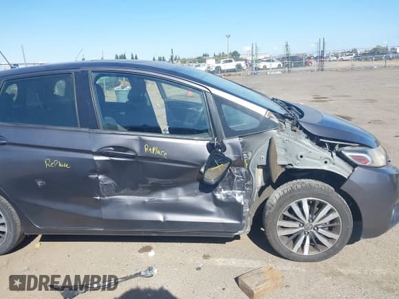 ✅ 2016 Honda Fit EX • VIN: JHMGK5H7XGX046068 • Lot: 43428356. Listed on IAAI with 170,252 mi. Free auction sales archive from the USA and detailed vehicle history report at DreamBid. Image 6.