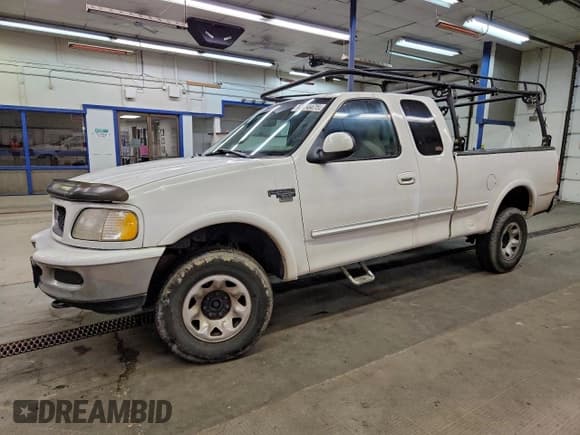 ✅ 1998 Ford F-250 • VIN: 1FTPX28L4WKA19832 • Лот: 94754475. Опубликован ранее на Copart с пробегом 154 974 миль. Бесплатный доступ к архиву аукционных продаж из США и подробный отчёт об истории автомобиля на DreamBid. Изображение 1.