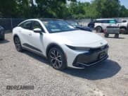 ✅ 2024 Toyota Crown XLE • VIN: JTDAAAAF7R3028433 • Lot: 42533234. Wystawiony na IAAI z przebiegiem 28 651 mil. Bezpłatny archiwum sprzedaży aukcyjnych z USA i szczegółowy raport historii pojazdu na DreamBid. Zdjęcie 1.