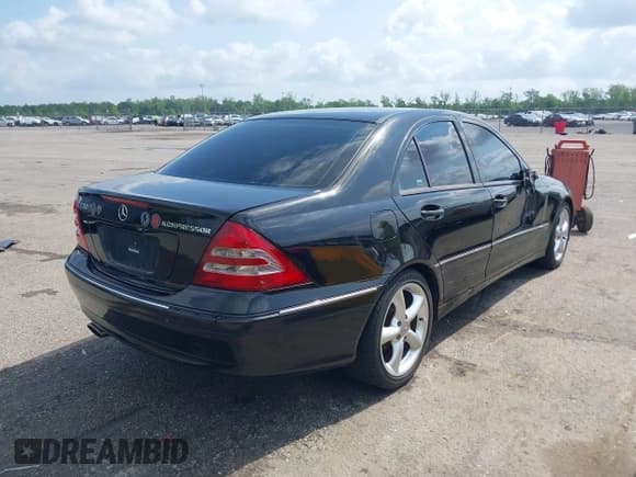 ✅ 2004 Mercedes-Benz C 230 Kompressor • VIN: WDBRF40J64F505984 • Lot: 42108989. Listed on IAAI with 120,383 mi. Free auction sales archive from the USA and detailed vehicle history report at DreamBid. Image 4.
