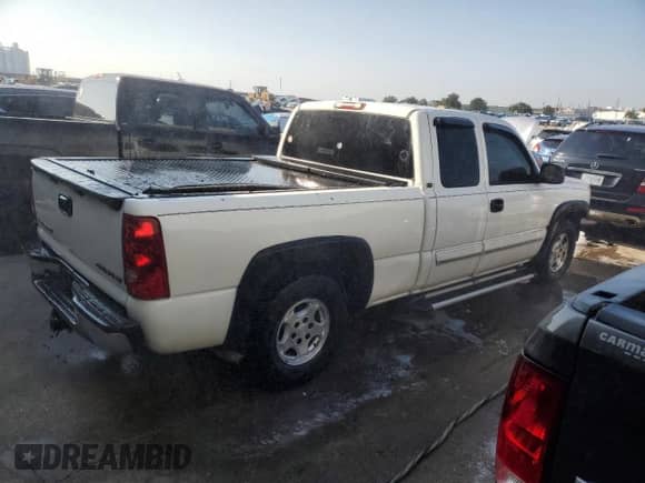 ✅ 2003 Chevrolet Silverado 1500 LS • VIN: 2GCEC19T131197995 • Lot: 69527004. Wystawiony na Copart z przebiegiem 197 471 mil mil. Skorzystaj z bezpłatnego archiwum sprzedaży aukcyjnych z USA i zobacz szczegółowy raport historii pojazdu na DreamBid. Zdjęcie 3.