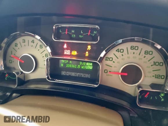 ✅ 2013 Ford Expedition Max XLT • VIN: 1FMJK1J58DEF51991 • Lot: 85290455. Wystawiony na Copart z przebiegiem 208 362 mil. Bezpłatny archiwum sprzedaży aukcyjnych z USA i szczegółowy raport historii pojazdu na DreamBid. Zdjęcie 9.