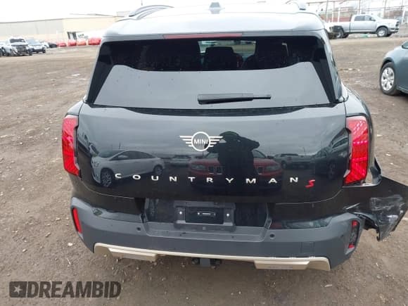 ✅ 2025 MINI Countryman S • VIN: WMZ23GA06S7P27483 • Лот: 42043477. Опубликован ранее на IAAI с пробегом 3 781 миль. Бесплатный доступ к архиву аукционных продаж из США и подробный отчёт об истории автомобиля на DreamBid. Изображение 16.