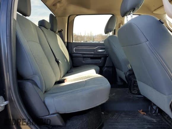 ✅ 2019 Ram 2500 Big Horn • VIN: 3C6UR5JL4KG688961 • Lot: 81998924. Listed on Copart with 80,316 mi. Free auction sales archive from the USA and detailed vehicle history report at DreamBid. Image 10.