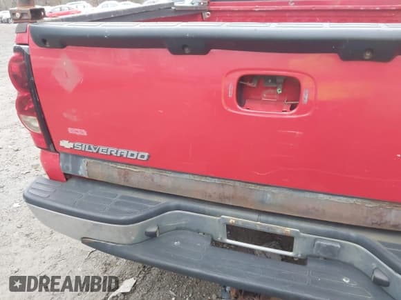 ✅ 2005 Chevrolet Silverado 1500 Z71 • VIN: 1GCEK19B05E284721 • Lot: 43758565. Wystawiony na IAAI z przebiegiem 190 748 mil. Bezpłatny archiwum sprzedaży aukcyjnych z USA i szczegółowy raport historii pojazdu na DreamBid. Zdjęcie 21.