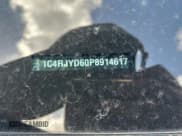 ✅ 2023 Jeep Grand Cherokee Overland • VIN: 1C4RJYD60P8914617 • Lot: 67291685. Wystawiony na Copart z przebiegiem 42 mil. Bezpłatny archiwum sprzedaży aukcyjnych z USA i szczegółowy raport historii pojazdu na DreamBid. Zdjęcie 10.