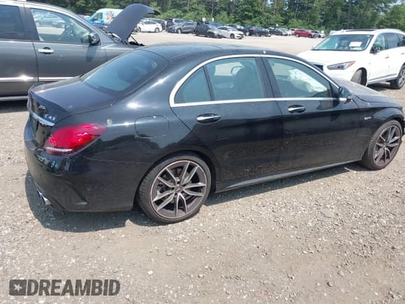 ✅ 2020 Mercedes-Benz C 43 AMG • VIN: 55SWF6EB6LU329473 • Lot: 40080118. Wystawiony na IAAI z przebiegiem 26 041 mil. Bezpłatny archiwum sprzedaży aukcyjnych z USA i szczegółowy raport historii pojazdu na DreamBid. Zdjęcie 4.