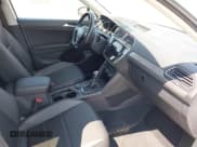 ✅ 2018 Volkswagen Tiguan SEL • VIN: 3VV2B7AX4JM204453 • Lot: 42986617. Listed on IAAI with 89,929 mi. Free auction sales archive from the USA and detailed vehicle history report at DreamBid. Image 5.