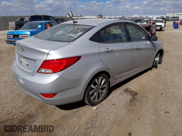 2017 Hyundai Accent SE с VIN KMHCT4AEXHU283030, выставлен на аукционе Copart как лот 61574902 с пробегом Не указан миль и . История ставок и продаж доступна на DreamBid. Изображение 4.