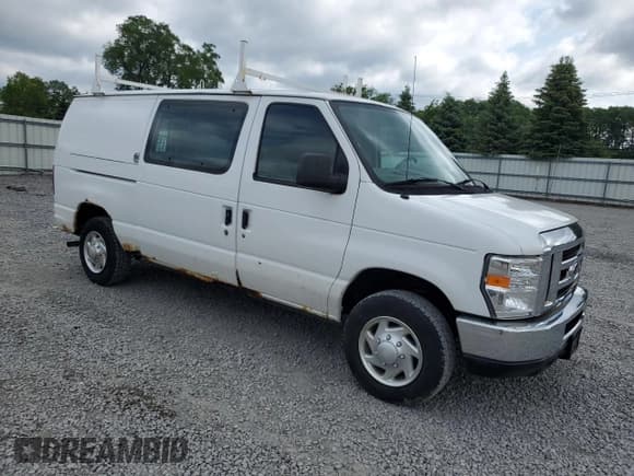 ✅ 2011 Ford Econoline Cargo Commercial • VIN: 1FTNE1EW9BDA46495 • Лот: 61932975. Опубликован ранее на Copart с пробегом 236 854 миль. Бесплатный доступ к архиву аукционных продаж из США и подробный отчёт об истории автомобиля на DreamBid. Изображение 4.