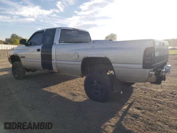 ✅ 2002 Dodge 2500 • VIN: 3B7KF23642M256418 • Лот: 71665395. Опубликован ранее на Copart с пробегом 94 189 миль. Бесплатный доступ к архиву аукционных продаж из США и подробный отчёт об истории автомобиля на DreamBid. Изображение 2.