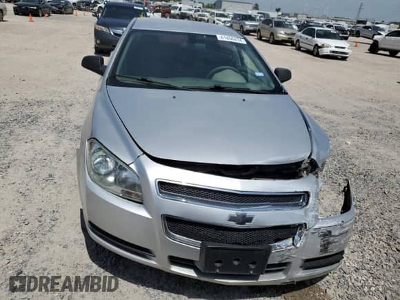 2010 Chevrolet Malibu 1FL z VIN 1G1ZA5E0XAF107140, wystawiony jako Copart lot #61450434 z przebiegiem 147 301 mil mil oraz Szkoda całkowita • Salvage title. Historia ofert i sprzedaży dostępna na DreamBid. Obrazek 5.