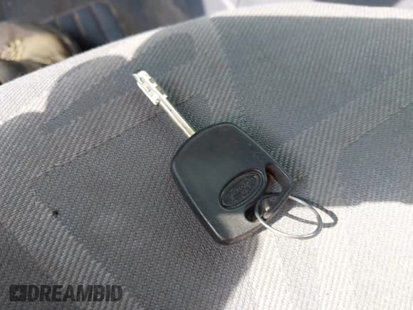 ✅ 2013 Ford Transit Connect XL • VIN: NM0LS7CN1DT158615 • Lot: 42656558. Wystawiony na IAAI z przebiegiem 146 342 mil. Bezpłatny archiwum sprzedaży aukcyjnych z USA i szczegółowy raport historii pojazdu na DreamBid. Zdjęcie 11.