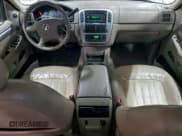 ✅ 2003 Mercury Mountaineer Convenience • VIN: 4M2ZU86W33ZJ51978 • Лот: 96051045. Опубликован ранее на Copart с пробегом 116 503 миль. Бесплатный доступ к архиву аукционных продаж из США и подробный отчёт об истории автомобиля на DreamBid. Изображение 8.