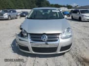 ✅ 2010 Volkswagen Jetta SE • VIN: 3VWRX7AJ6AM035186 • Lot: 81471325. Wystawiony na Copart z przebiegiem 82 942 mil. Bezpłatny archiwum sprzedaży aukcyjnych z USA i szczegółowy raport historii pojazdu na DreamBid. Zdjęcie 5.
